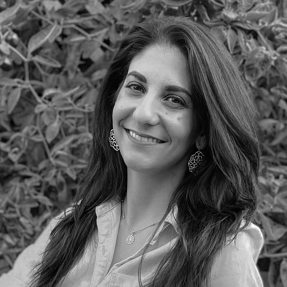 Headshot of Jessica Holzer