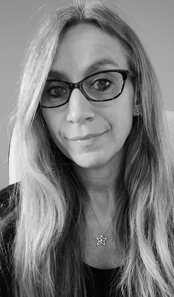 Headshot of Laura Hopper