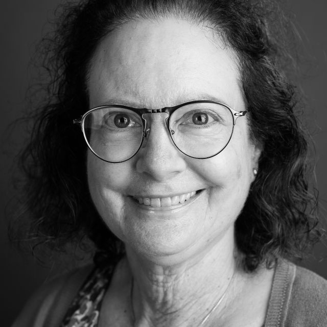 Headshot of joan murray
